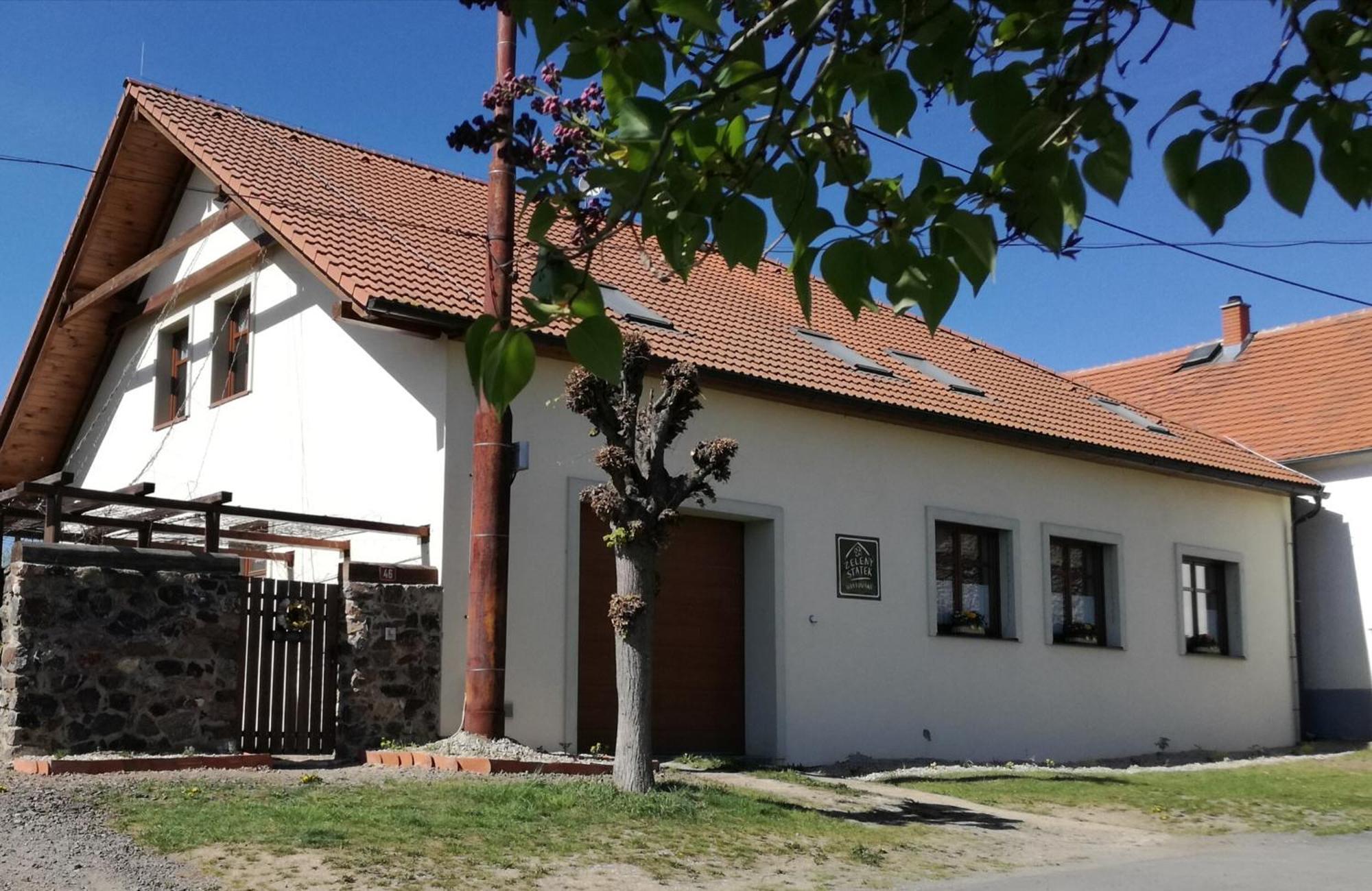 Zeleny Statek Apartment Bzova Exterior photo